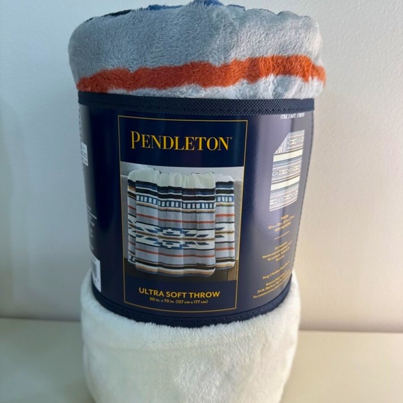 Pendleton Plush Throw Blanket 50X70 - Picture 4 of 5